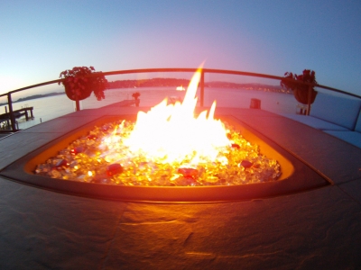 outdoor fire pit with fireglass
